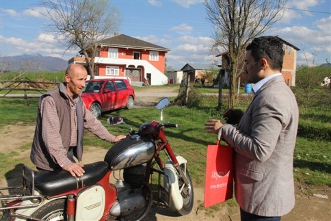 43 Yıllık Motosikletini Odasında Sakladı